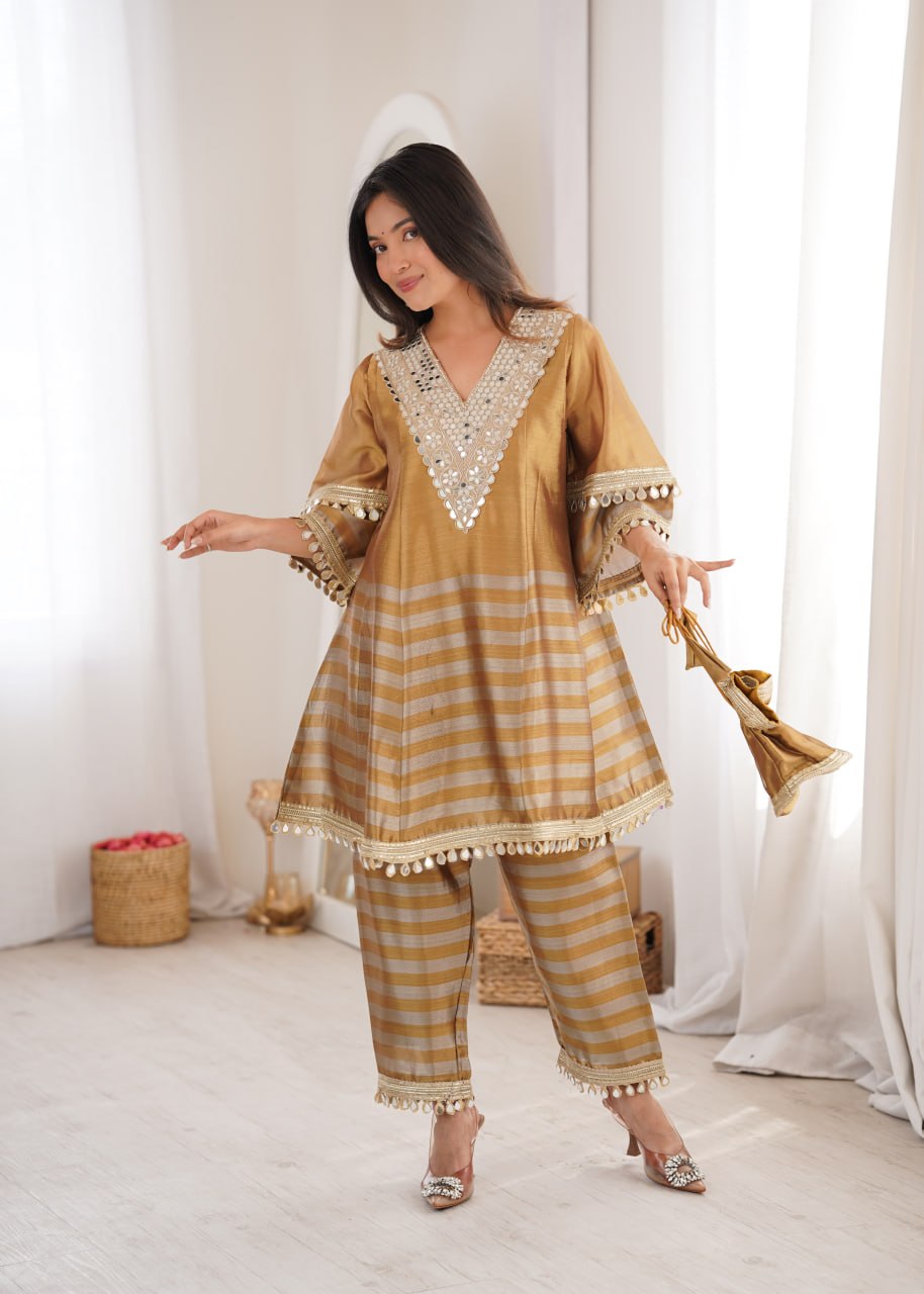Designer Two-Tone Tissue Co-Ord Set with Mirror Work & Batwa