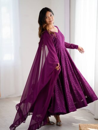 Explore the latest sarees online including silk, party wear and designer styles. Shop premium fabric sarees with fast delivery across India at Nrutya.
